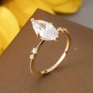 -💍 Beautiful 10k Gold Gold Plated Marquis cut solitaire Cz Diamond Ring